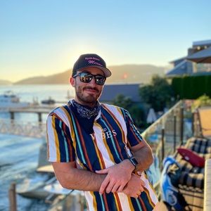 Meet your Posher, Mitchell